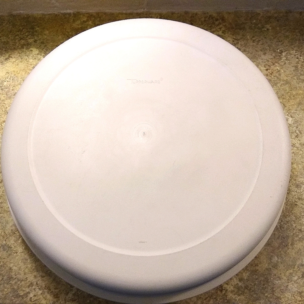 Tupperware Serving Center